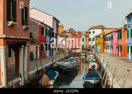 Frühling am Nachmittag auf der Insel Burano in Venedig. Stockfoto