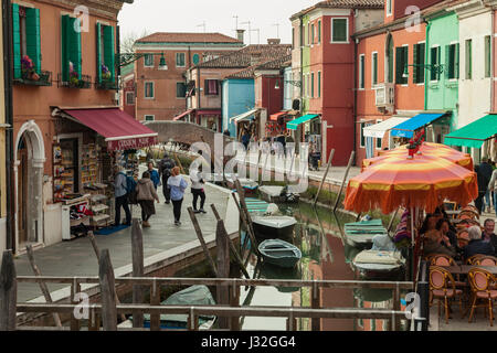 Frühling am Nachmittag auf der Insel Burano in Venedig. Stockfoto