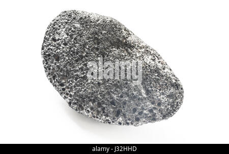 Amphibolit schwarzen Stein isoliert auf weiss Stockfoto