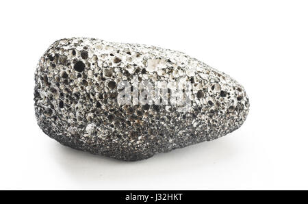 Amphibolit schwarzen Stein isoliert auf weiss Stockfoto