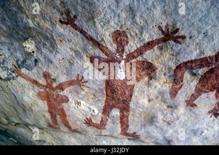 Menschliche weibliche Figuren, Quinkan Rock Kunstgalerie in der Nähe von Jawalbinna, Laura, südlichen Kap-York-Halbinsel, Queensland, Australien. Keine PR Stockfoto