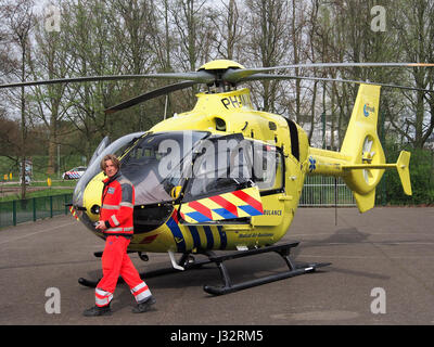 PH-MAA ANWB medizinische Luft Unterstützung Eurocopter EC135 in Hoofddorp pic22 Stockfoto