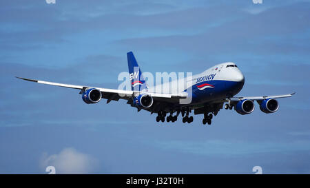 VQ-BWY Silk Way West Airlines Boeing 747-83QF auf dem Flughafen Schiphol (AMS - EHAM), den Niederlanden pic1 Stockfoto