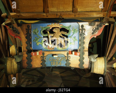 Diese Fotografie aus dem Jahr 1884 zeigt einen niederländischen Bauernwagen und zeigt das Design und die Konstruktion, die typisch für den landwirtschaftlichen Transport des späten 19. Jahrhunderts in den Niederlanden sind. Stockfoto