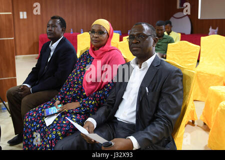 Teilnahme der Nationalkonferenz über die soziale Eingliederung und Armut Reduktion der somalische Minderheiten in Mogadischu, Somalia, am 28. März 2017 statt. Die Konferenz wurde vom Ministerium für Arbeit und soziale Angelegenheiten der Bundesregierung Somalias organisiert. AMISOM Foto / Omar Abdisalan Stockfoto