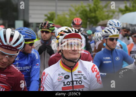 Andre Greipel, Radrennfahrer mit Team Lotto Sourdal, beim Rennen starten, Eschborn-Frankfurt-Radrennen am 1. Mai 2017 in Eschborn, Deutschland Stockfoto