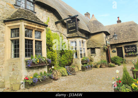 Der Waggon und Pferde Pub, Beckhampton, Wiltshire, England, UK-Inspiration für eine Szene in The Pickwick Papers von Charles Dickens Stockfoto