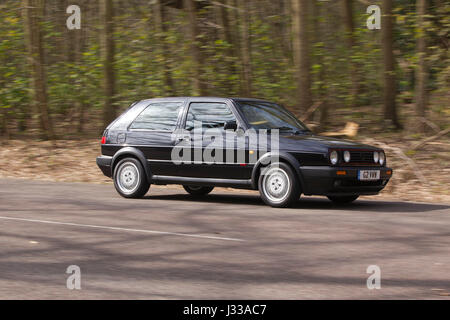 Volkswagen Golf GTI Mk2 Baujahr 1991 getrieben auf Longcross testen Schaltung, Rennstrecke Chobham, Surrey, England. Stockfoto