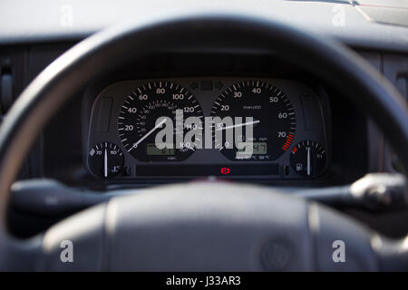 FOTO: JEFF GILBERT. 05.04.2017 Longcross Tests Schaltung, Rennstrecke Chobham, Surrey, England. Volkswagen Golf GTi Wochenende Motoring Feature. Immobilienschätzungen Stockfoto