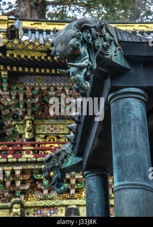 Baku am Glockenturm, Nikko Tosho-gu Shinto-Schrein. Das Hotel liegt in Nikko, Präfektur Tochigi, Japan. Tokugawa Ieyasu gewidmet ist es ein UNESCO-Welt-H Stockfoto