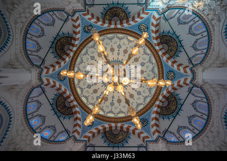 Innenraum oder Tokio Tokio Camii Moschee. Im osmanischen Stil Moschee und türkische Kultur Zentrum dient muslimischen Gemeinschaft. Bei Yoyogi-Uehara District. Stockfoto