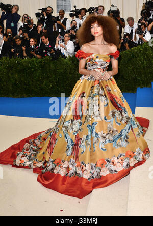 Zendaya Coleman Teilnahme an The Metropolitan Museum of Art Kostüm Institut Benefiz-Gala 2017, in New York, USA. PRESSEVERBAND Foto. Bild Datum: Montag, 1. Mai 2017. PA-Geschichte-SHOWBIZ-Gala zu sehen. Bildnachweis sollte lauten: Aurore Marechal/PA Wire Stockfoto