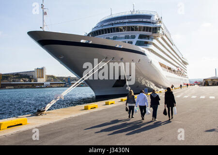 Viking Meer, Hochsee-Kreuzfahrtschiff, angedockt in Valletta, Malta. Stockfoto