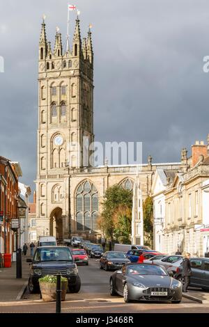 Stiftskirche St Mary, gesehen von Kirche Straße, Warwick, UK Stockfoto