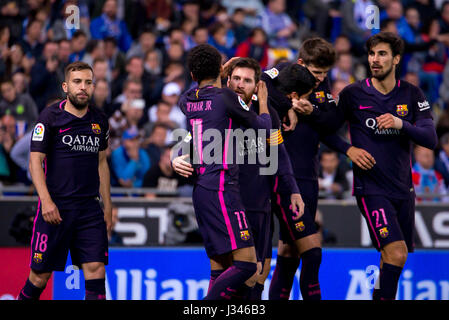 BARCELONA - APR-29: Barcelona-Spieler feiern ein Ziel bei der La Liga-Match zwischen RCD Espanyol Barcelona und dem FC Barcelona. Stockfoto