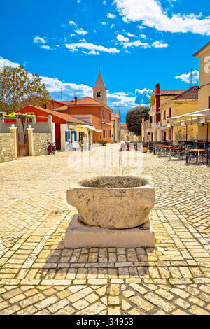 Historische Stadt Nin gepflasterten Platz, Dalmatien, Kroatien Stockfoto