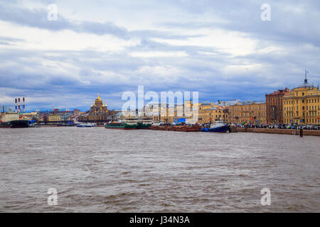 ST. PETERSBURG, RUSSISCHE FÖDERATION - 30. 04.2017. Festival der Eisbrecher auf der Newa. Stockfoto