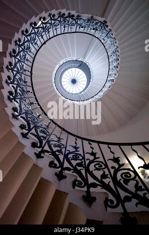 Die Tulpe-Treppe im Queen es House, Greenwich wurden im 17. Jahrhundert gebaut und waren die ersten geometrischen freitragende Wendeltreppe in Großbritannien. Stockfoto