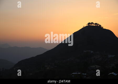 Silhouette in Nepal Bandipur Vorbergen Bereich am Dus oder Dämmerung Stockfoto