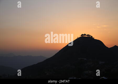 Silhouette in Nepal Bandipur Vorbergen Bereich am Dus oder Dämmerung Stockfoto