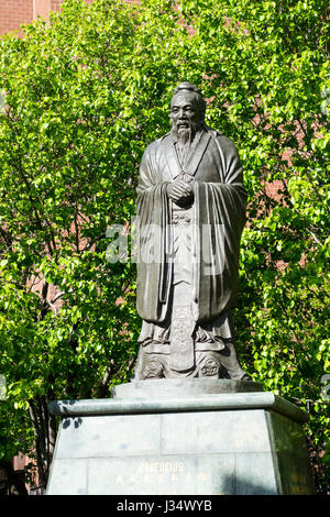 Konfuzius-Statue in Chinatown in New York city Stockfoto