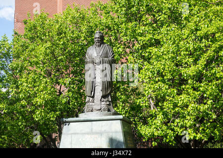 Konfuzius-Statue in Chinatown in New York city Stockfoto