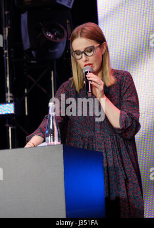 Ksenia Sobchak führt bei Business-Konferenz Stockfoto