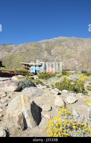 PALM SPRINGS, CA - 24. März 2017: Der Tahquitz Canyon Visitor Center. Der Canyon ist eines der schönsten und kulturell sensible Gebiete des A Stockfoto