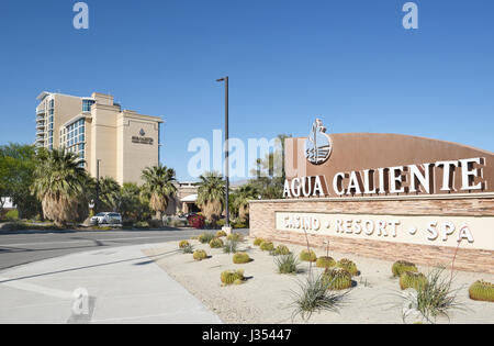 PALM SPRINGS, CA - 24. März 2017: The Bob Hope Drive Eintritt in das Agua Caliente Casino Resort Spa. Stockfoto