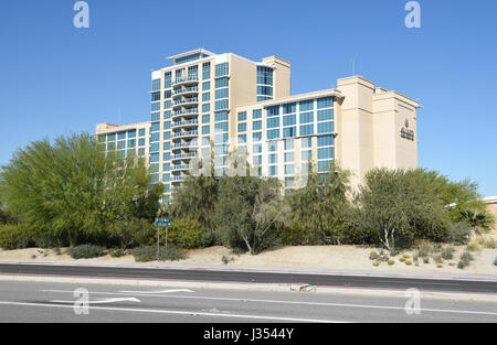 PALM SPRINGS, CA - 24. März 2017: The Agua Caliente Casino Resort Spa von Bob Hope Drive gesehen. Stockfoto