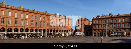 Place du Capitole, In der französischen Stadt Toulouse, Midi-Pyrenäen, Francia, Haute Garonne, Europa. Stockfoto