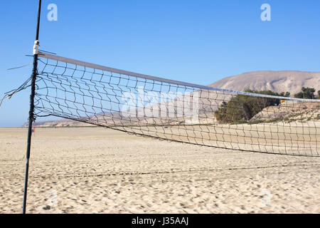 Bestandteil der Volleyballnetz. Aktiven Tag am Strand. Sport-Hintergrund Stockfoto