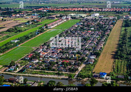 Landentwicklung und Gehäuse Luftaufnahmen in Thailand Stockfoto