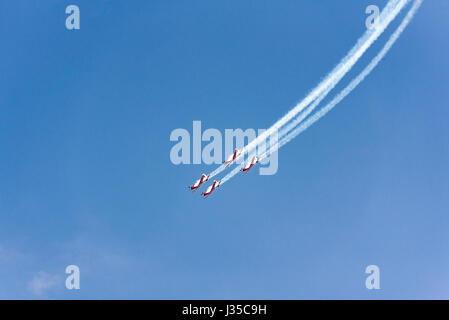 Tel Aviv, Israel. 2. Mai 2017. Airshow auf Yom Haatzmaout - Unabhängigkeitstag - 2. Mai 2017, Tel Aviv-Yafo, Israel Credit: Michael Jacobs/Alamy Live News Stockfoto