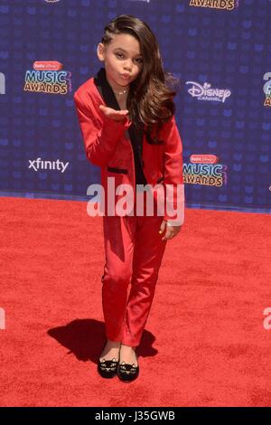 Ariana Greenblatt im Ankunftsbereich für Radio Disney Music Awards - Ankünfte, Microsoft Theater, Los Angeles, CA 29. April 2017. Foto von: Priscilla Grant/Everett Collection Stockfoto