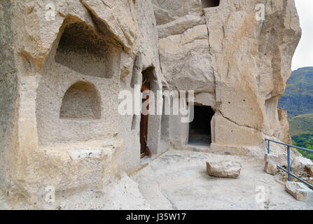 Eingang zur Höhle in Vardzia Höhle Klosterkomplex, der in Fels gehauen. Georgien Stockfoto