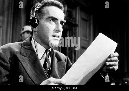 Urteil in Nürnberg Jahr: 1961 - USA Regie: Stanley Kramer Montgomery Clift.  Es ist verboten, das Foto aus dem Kontext der Promotion des Films zu reproduzieren. Es muss die Filmgesellschaft und/oder der Fotograf von zugewiesen oder von autorisierten / erlaubt am Set von der Filmgesellschaft gutgeschrieben werden. Nur für redaktionelle Nutzung. Photo12 gewährt keine Persönlichkeitsrechte der Personen vertreten. Stockfoto