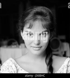 Claudia Cardinale italienische Schauspielerin Ca 1960.  Es ist verboten, das Foto aus dem Kontext der Promotion des Films zu reproduzieren. Es muss die Filmgesellschaft und/oder der Fotograf von zugewiesen oder von autorisierten / erlaubt am Set von der Filmgesellschaft gutgeschrieben werden. Nur für redaktionelle Nutzung. Photo12 gewährt keine Persönlichkeitsrechte der Personen vertreten. Stockfoto