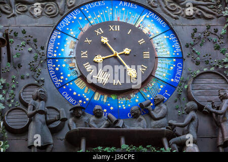 Hopfen Astronomische Uhr, Zatec, Nordböhmen, Tschechien, Europa große Uhren Stockfoto