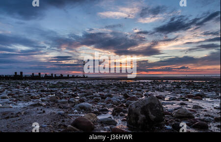 Sonnenuntergang über Meer Hunstanton Norfolk Strandküste Stockfoto