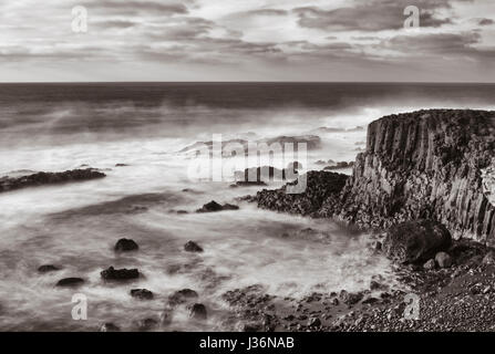 Basalt Felsformationen auf der rauen Norden Küste von Gran Canaria, Kanarische Inseln, Spanien. Stockfoto