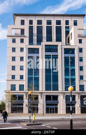 Pancras Square ist das Tor zum Kings Cross, mit sieben Grade A Bürogebäude im Stadtteil Camden, London, England, Vereinigtes Königreich Stockfoto