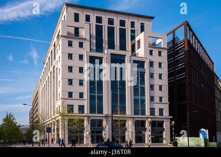 Pancras Square ist das Tor zum Kings Cross, mit sieben Grade A Bürogebäude im Stadtteil Camden, London, England, Vereinigtes Königreich Stockfoto