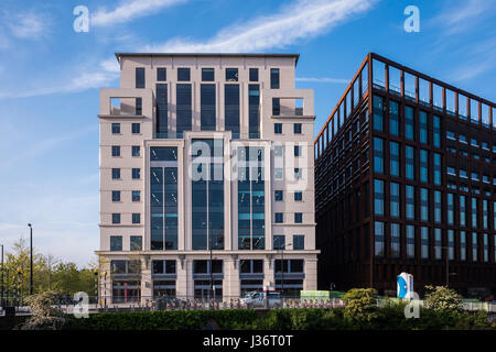 Pancras Square ist das Tor zum Kings Cross, mit sieben Grade A Bürogebäude im Stadtteil Camden, London, England, Vereinigtes Königreich Stockfoto