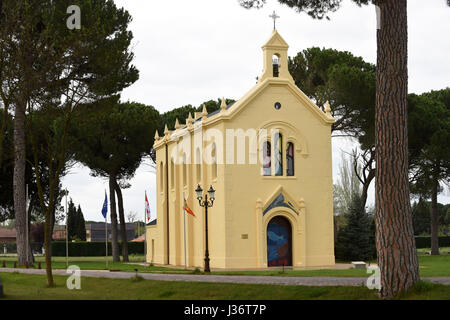 Millennium-Kapelle Kirche auf dem Gelände des Balneario Palacio de Las Salinas Hotel und Spa in der Nähe von Medina del Campo in Spanien Stockfoto