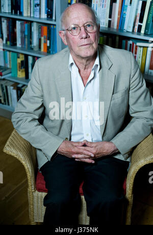 Sir Christopher Ricks, britischer Literaturkritiker und Gelehrter, in der London Review Bücher Buchhandlung, 30.07.2010. Stockfoto