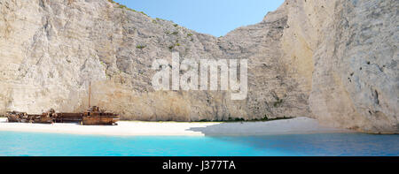 Panoramablick auf berühmte Navagio Strand in Insel Zakynthos, Griechenland Stockfoto