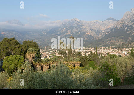 Panoramablick von Sóller aus dem Zug, Mallorca, Spanien Stockfoto