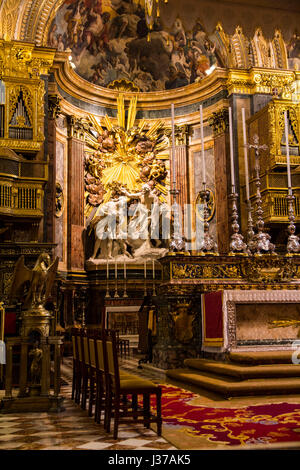 Der barocke Innenraum von St. John's Co-Cathedral ist äußerst reich verzierte, schwergewichtig die/der Kalabrischen artist Mattia Preti eingerichtet. Sein Design, Stockfoto