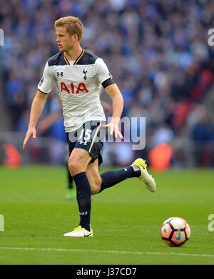 ERIC DIER von TOTTENHAM HOTSPUR CHELSEA V TOTTENHAM HOTSPUR WEMBLEY Stadion LONDON ENGLAND 22. April 2017 Stockfoto